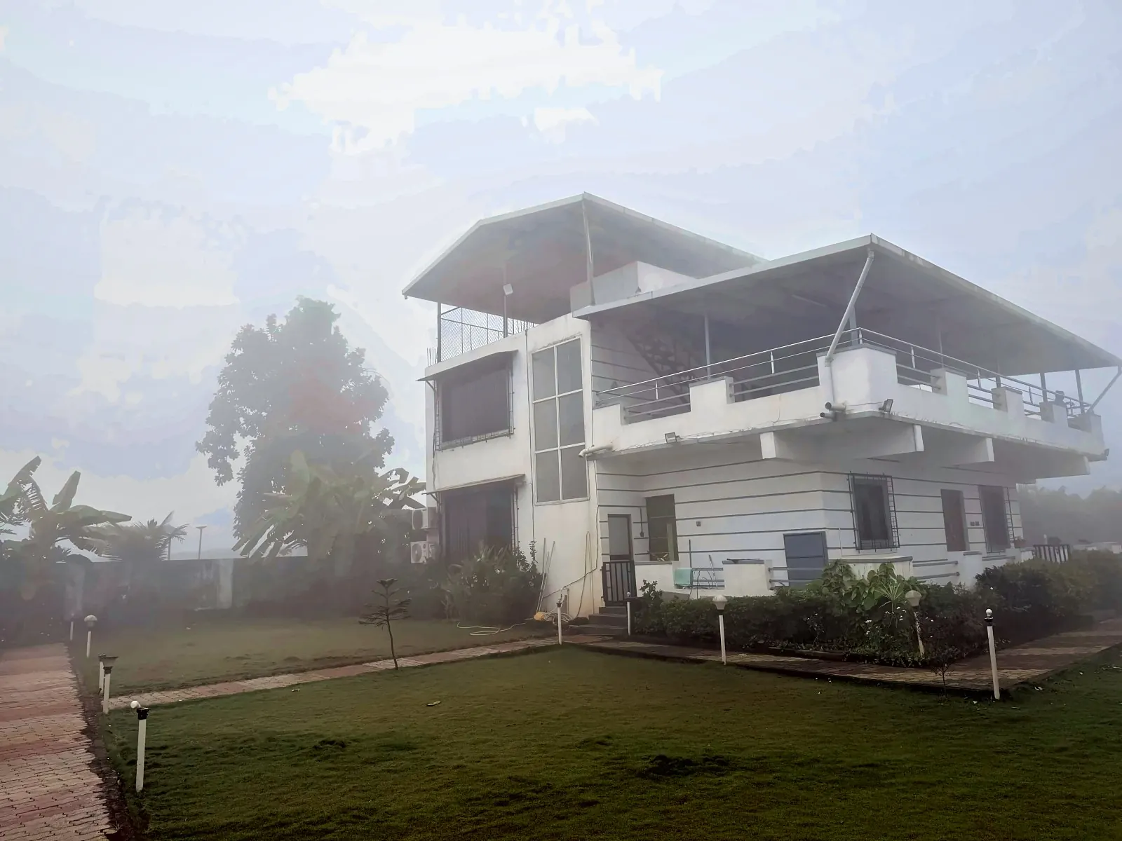 The house in the mist, Aamantara Villa, Karjat
